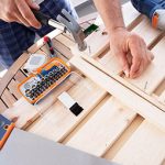 Voluntariat per bricolatge i manteniment en habitatges socials
